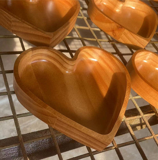 Wooden fruit box, whole wood heart-shaped candy box, nut and dried fruit storage tray, Japanese style solid wood stackable